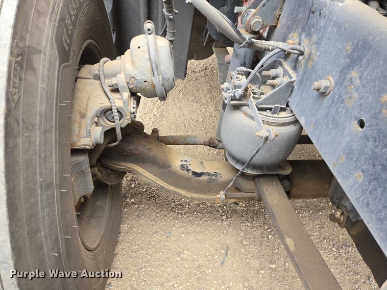 image for item ER5260 2017 Freightliner Cascadia 125 semi truck