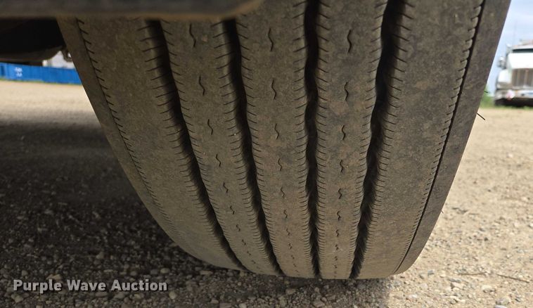 image for item ER5260 2017 Freightliner Cascadia 125 semi truck