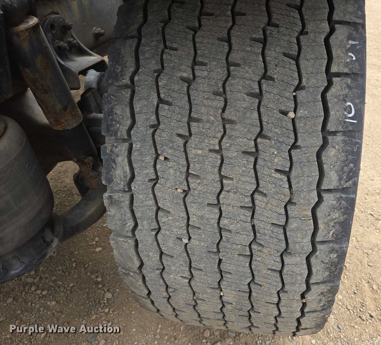 image for item ER5260 2017 Freightliner Cascadia 125 semi truck