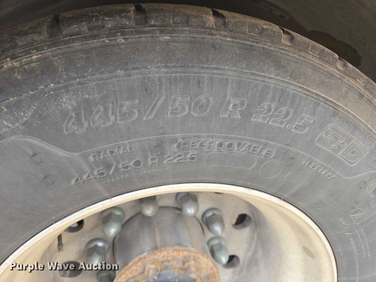 image for item ER5260 2017 Freightliner Cascadia 125 semi truck