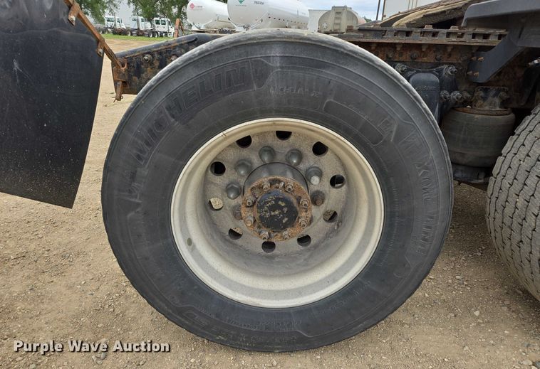 image for item ER5260 2017 Freightliner Cascadia 125 semi truck