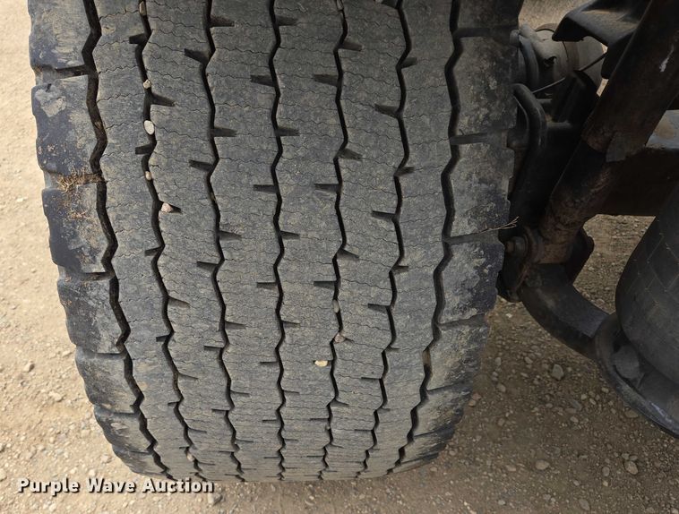 image for item ER5260 2017 Freightliner Cascadia 125 semi truck