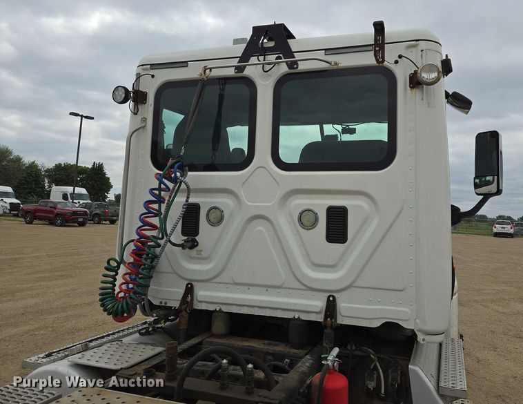 image for item ER5261 2015 Freightliner Cascadia 125 semi truck
