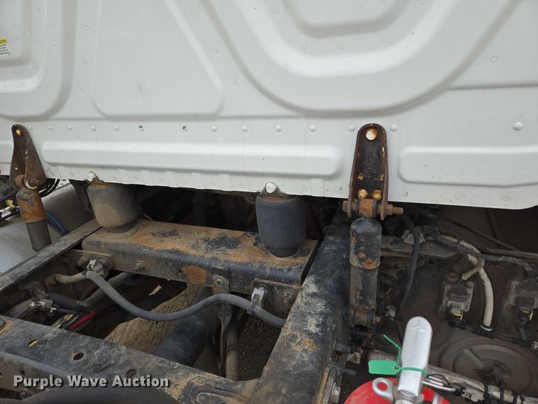 image for item ER5261 2015 Freightliner Cascadia 125 semi truck