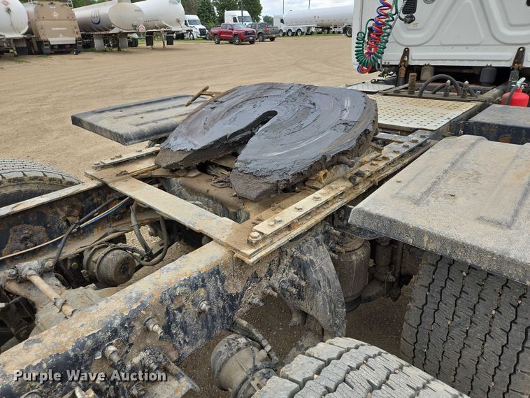 image for item ER5261 2015 Freightliner Cascadia 125 semi truck