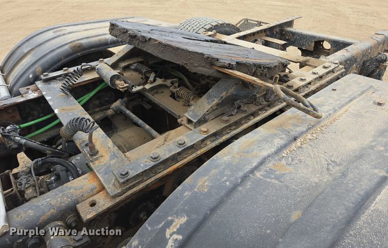 image for item ER5261 2015 Freightliner Cascadia 125 semi truck