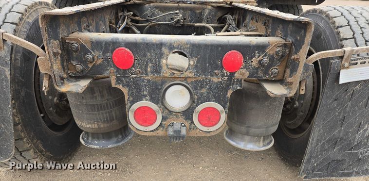 image for item ER5261 2015 Freightliner Cascadia 125 semi truck