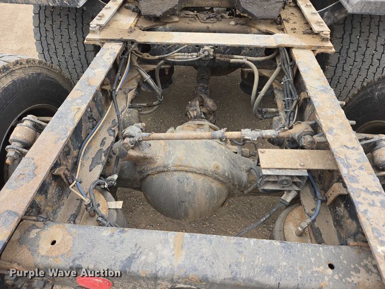 image for item ER5261 2015 Freightliner Cascadia 125 semi truck