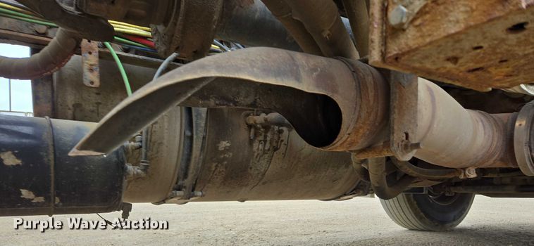 image for item ER5261 2015 Freightliner Cascadia 125 semi truck