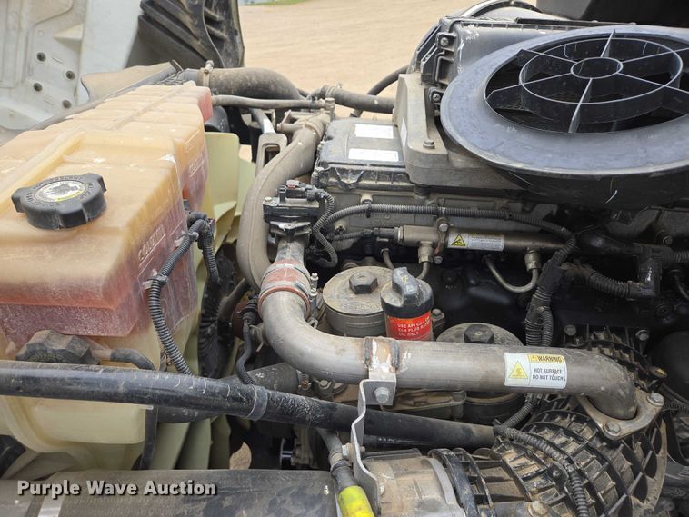 image for item ER5261 2015 Freightliner Cascadia 125 semi truck