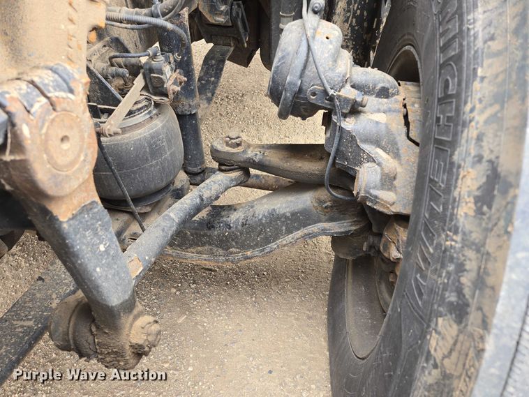 image for item ER5261 2015 Freightliner Cascadia 125 semi truck