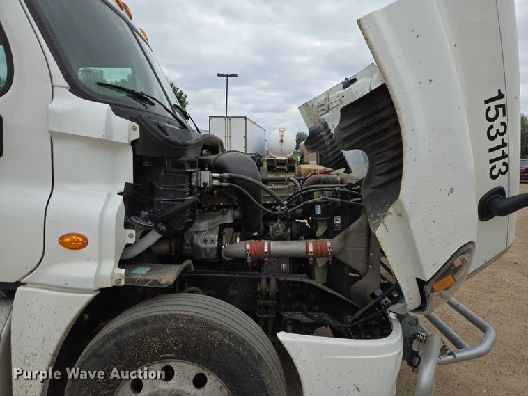 image for item ER5261 2015 Freightliner Cascadia 125 semi truck