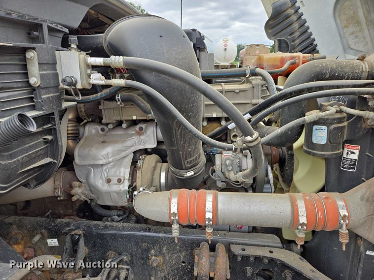 image for item ER5261 2015 Freightliner Cascadia 125 semi truck