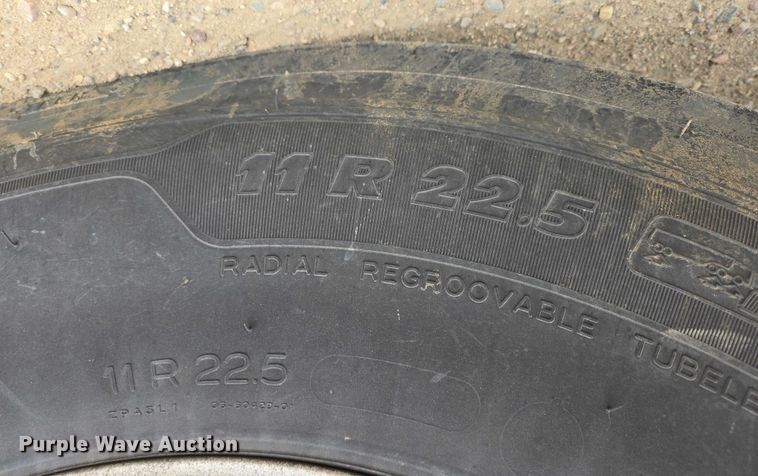 image for item ER5261 2015 Freightliner Cascadia 125 semi truck