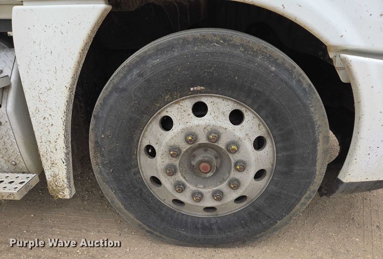 image for item ER5261 2015 Freightliner Cascadia 125 semi truck