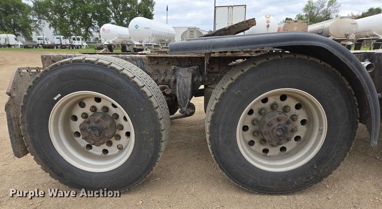 image for item ER5261 2015 Freightliner Cascadia 125 semi truck