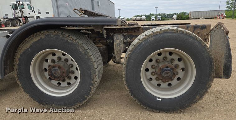 image for item ER5261 2015 Freightliner Cascadia 125 semi truck