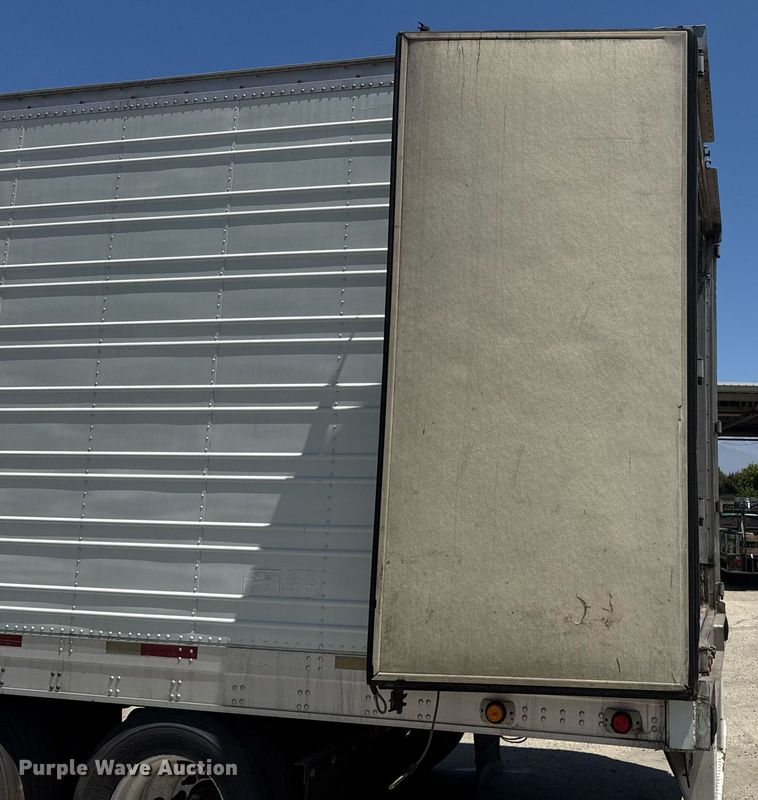 image for item FB9403 2000 Trailmobile refrigerated van trailer