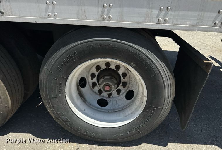 image for item FB9403 2000 Trailmobile refrigerated van trailer