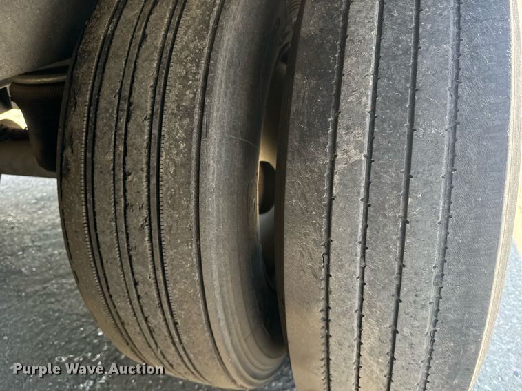 image for item FB9403 2000 Trailmobile refrigerated van trailer