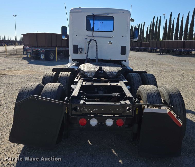 image for item FB9408 2016 Kenworth T880 semi truck