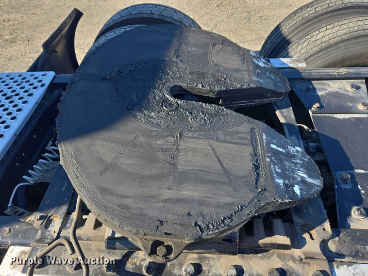 image for item FB9408 2016 Kenworth T880 semi truck