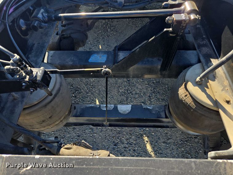 image for item FB9408 2016 Kenworth T880 semi truck