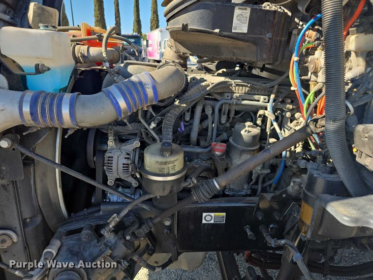 image for item FB9408 2016 Kenworth T880 semi truck