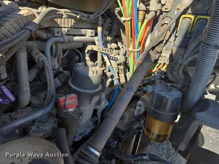 image for item FB9408 2016 Kenworth T880 semi truck