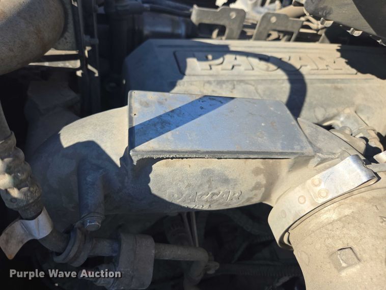 image for item FB9408 2016 Kenworth T880 semi truck