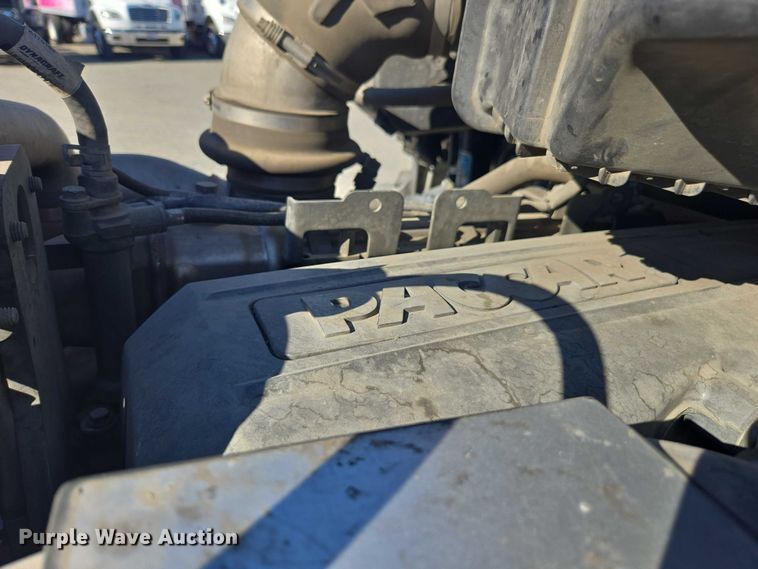 image for item FB9408 2016 Kenworth T880 semi truck