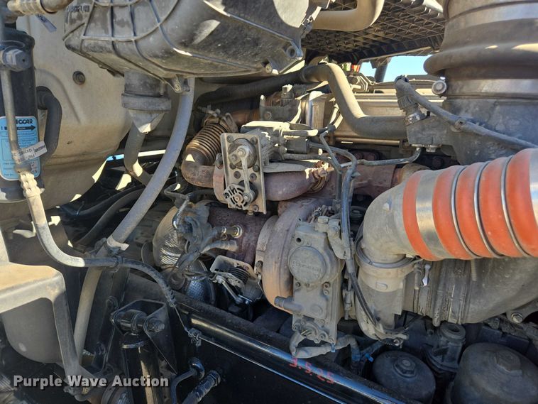 image for item FB9408 2016 Kenworth T880 semi truck