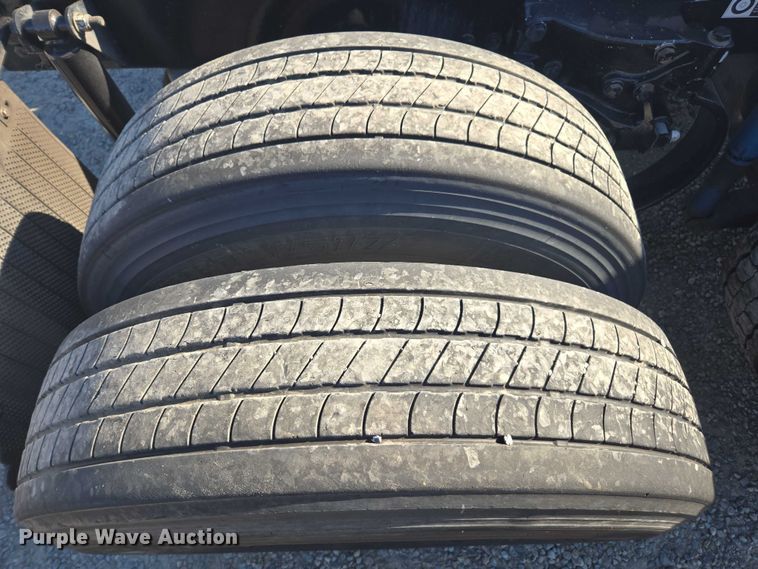 image for item FB9408 2016 Kenworth T880 semi truck