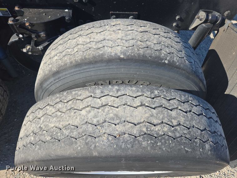 image for item FB9408 2016 Kenworth T880 semi truck