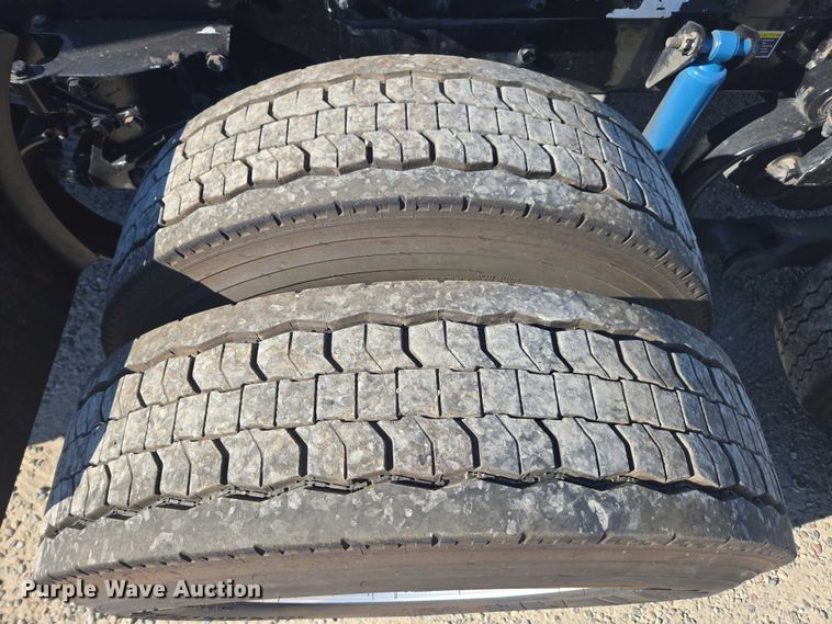 image for item FB9408 2016 Kenworth T880 semi truck