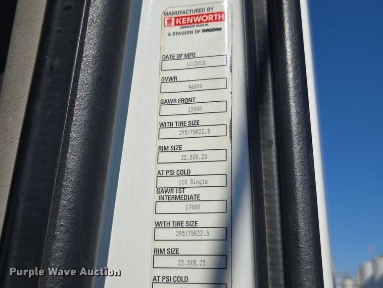 image for item FB9408 2016 Kenworth T880 semi truck