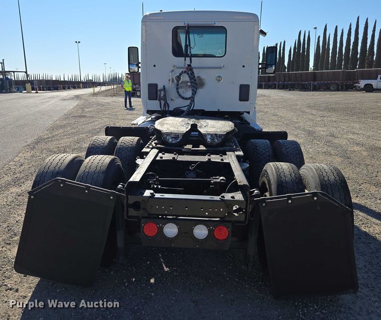 image for item FB9409 2016 Kenworth T880 semi truck