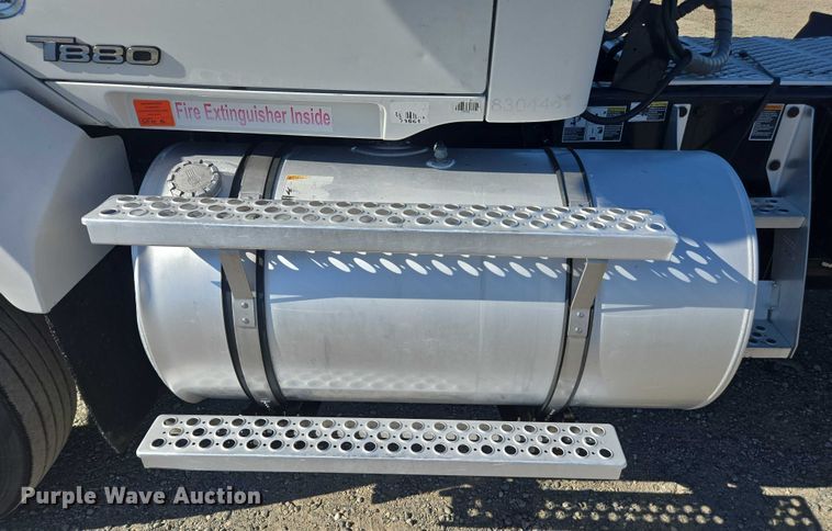 image for item FB9409 2016 Kenworth T880 semi truck