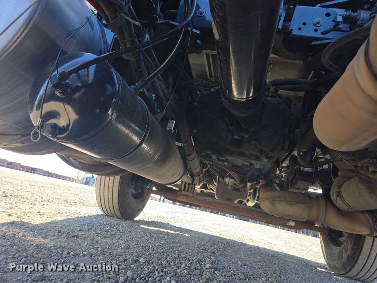 image for item FB9409 2016 Kenworth T880 semi truck