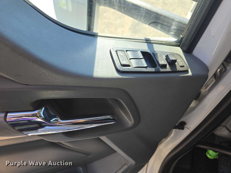 image for item FB9409 2016 Kenworth T880 semi truck