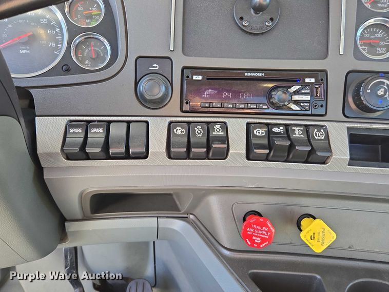 image for item FB9409 2016 Kenworth T880 semi truck