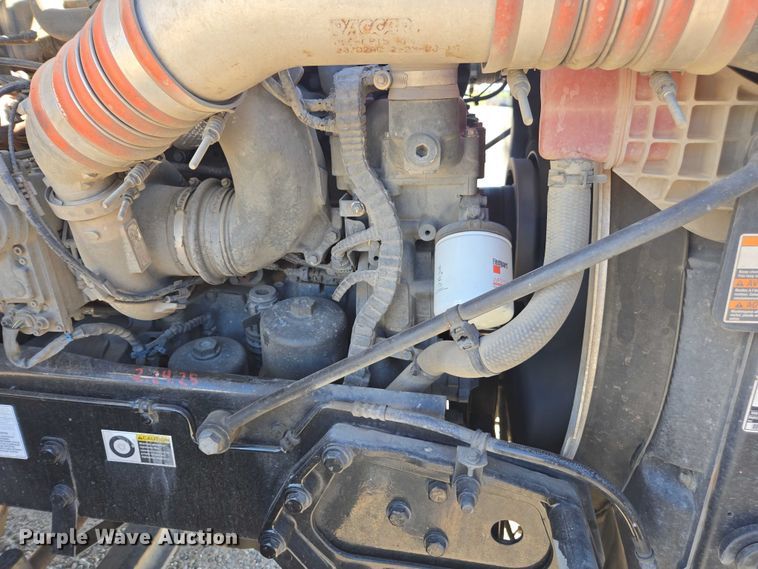 image for item FB9409 2016 Kenworth T880 semi truck