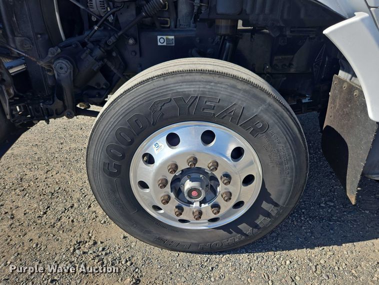 image for item FB9409 2016 Kenworth T880 semi truck