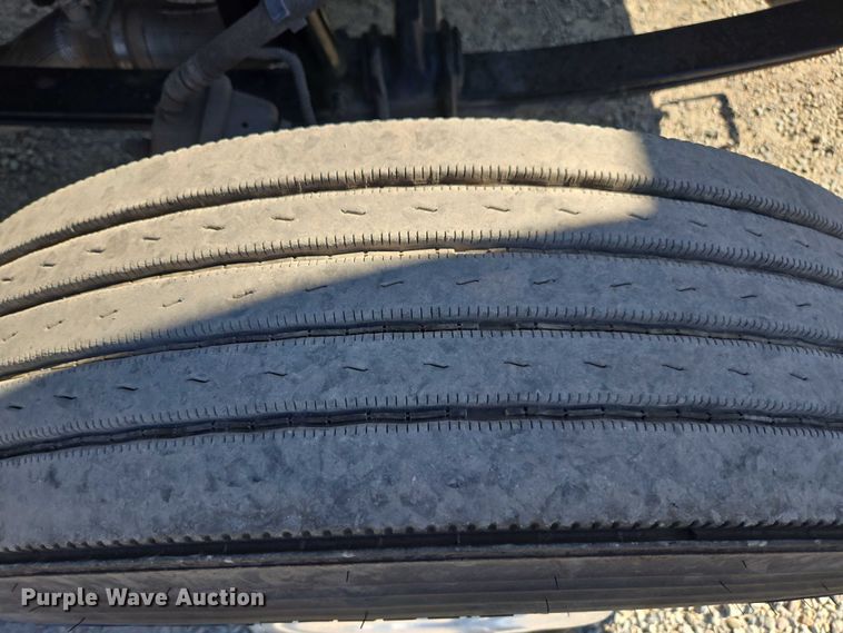 image for item FB9409 2016 Kenworth T880 semi truck