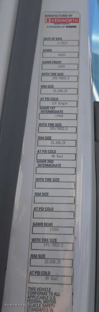 image for item FB9409 2016 Kenworth T880 semi truck