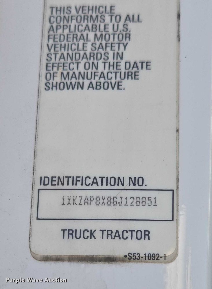 image for item FB9409 2016 Kenworth T880 semi truck