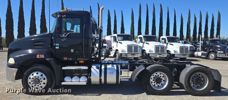 image for item FB9410 2017 Mack CXU613 semi truck