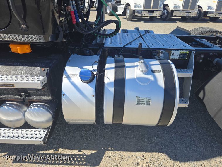 image for item FB9410 2017 Mack CXU613 semi truck