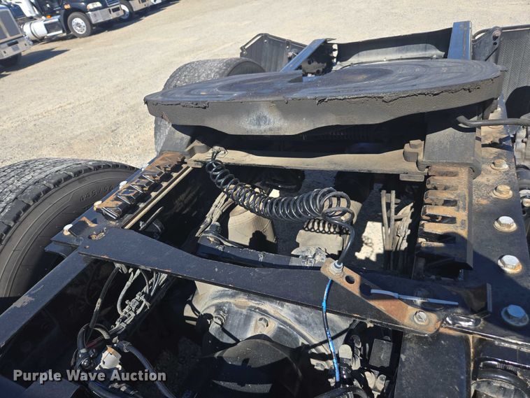 image for item FB9410 2017 Mack CXU613 semi truck