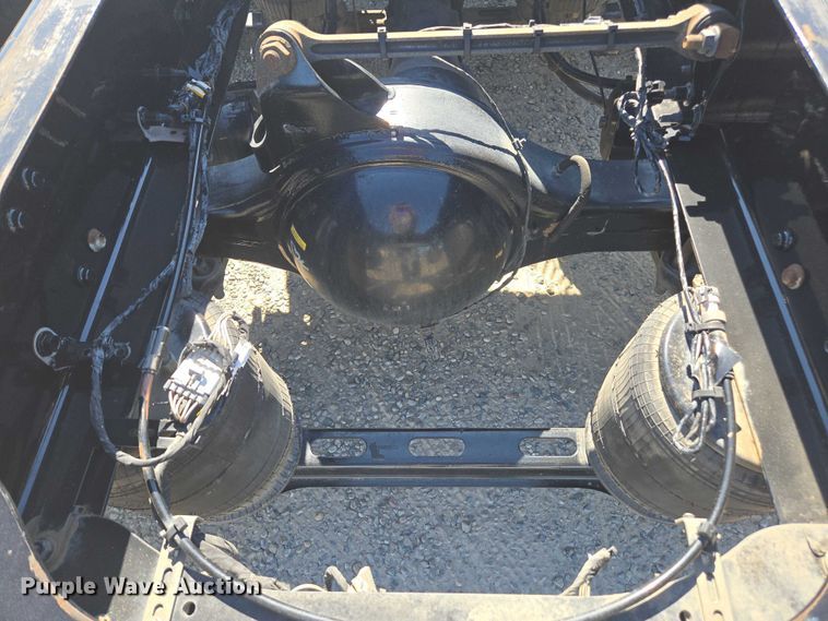 image for item FB9410 2017 Mack CXU613 semi truck